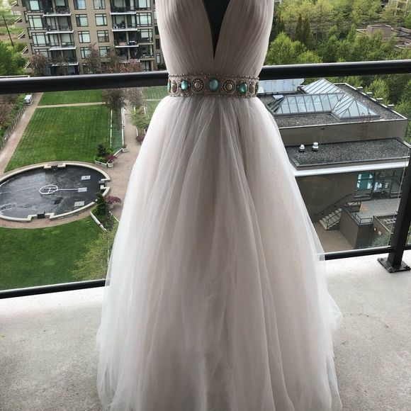 Exquisite Formal Backless Gown - Picture 6 of 9